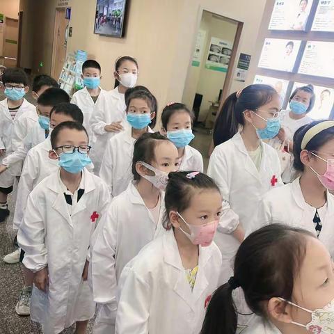 102班曹鑫诚 我是小小眼医生爱护眼睛 从我做起