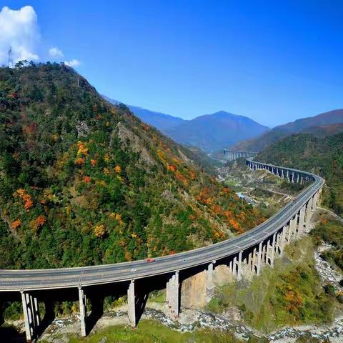 雅西高速风景这边独好