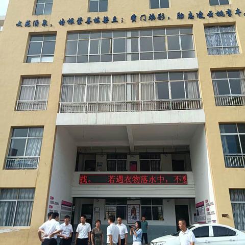 区领导熊玮调研丰泉小学校园项目建设