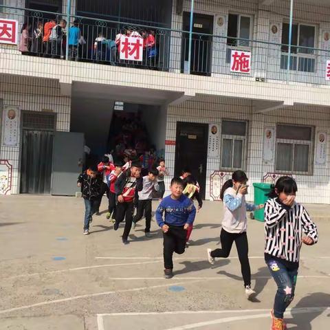 西于曹小学消防演练