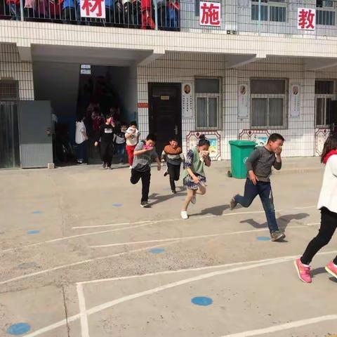 西于曹小学消防演练