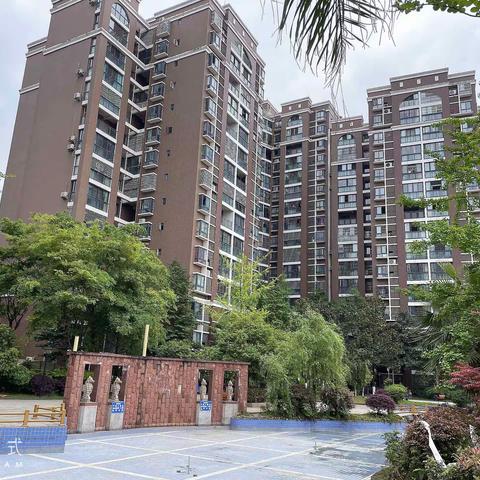 🌟🌟岷南御景、产权109、精装3/2/2、领包入住、家具家电齐全，老证，房东诚心出售57.8万、（带产权车位）