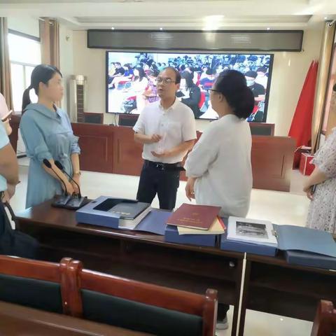 许昌市委组织部远教科科长陈果莅临长村张指导工作