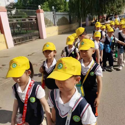 走进小学        赴一场成长之约-- --银山镇中心幼儿园走进小学参观活动