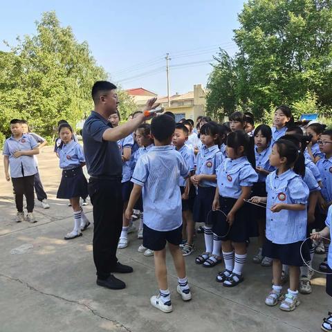 关爱学生  幸福成长‖西寺庄乡东高北小学六一趣味套圈活动
