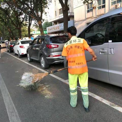 莲湖区政府办公室检查北大街、西华门大街市容环境秩序