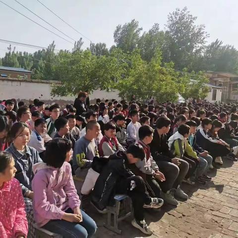 西寨林场小学  全县质量评估考试表彰大会