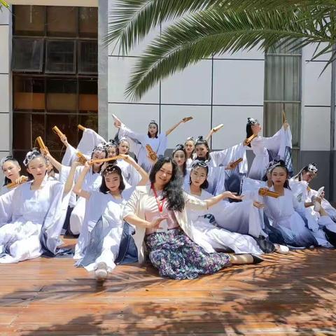 授艺博众 绘艺天下  ——屏山中学美育荟萃