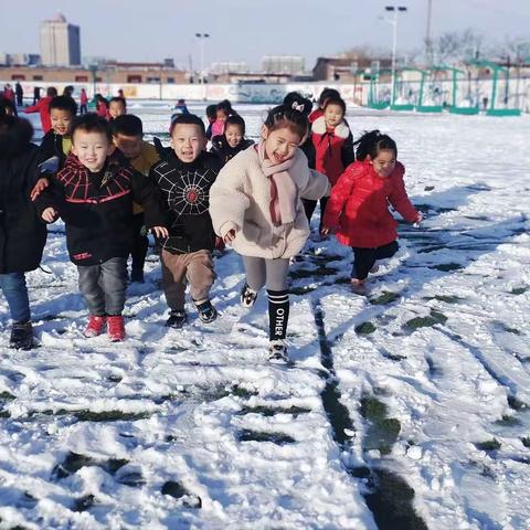 陕坝和美幼儿园博士四班《冰雪奇缘》