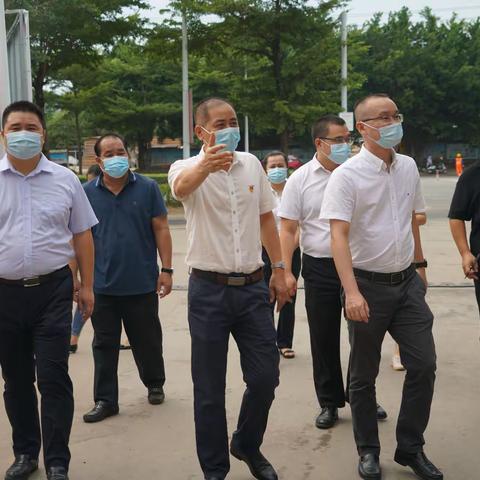 吉阳区委书记陈明调研吉阳大社区党建和疫情防控工作