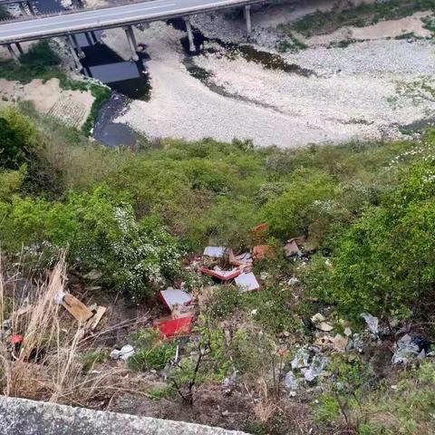 悬崖上的“平凡”英雄