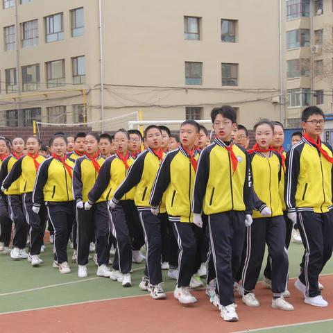 酒泉市北关小学高年级组队列队形及眼保健操比赛