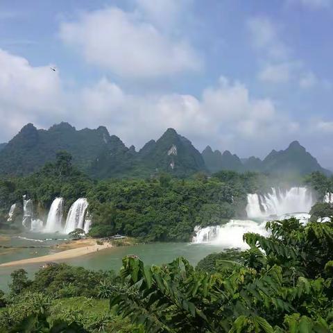 这个夏天，追寻广西碧水青山蓝天大海
