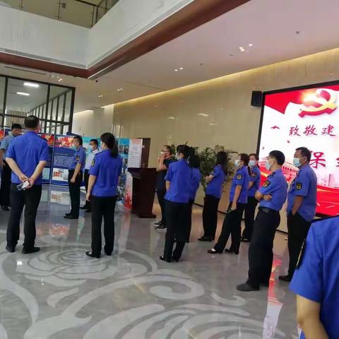 参观“致敬建党百年共筑保密防线”保密知识展