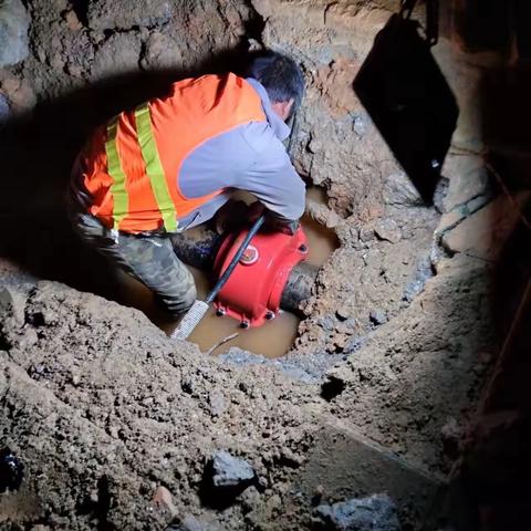 【武水集团蔡甸公司】供水抢修不停歇，抢修保供暖人心--致敬管道抢修员