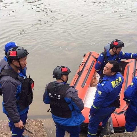 鄱阳蓝天英雄为救生命，与‘死神’赛跑