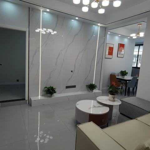 2🌟🔑首付5万！凯旋帝景后 鸿兴苑 全新精装3/2/2现浇 产权93使用面积110黄金3楼正规小区可停大小车