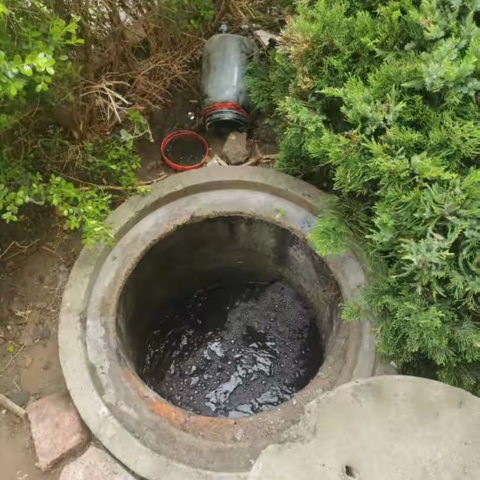 疏通下水道，为民解烦忧