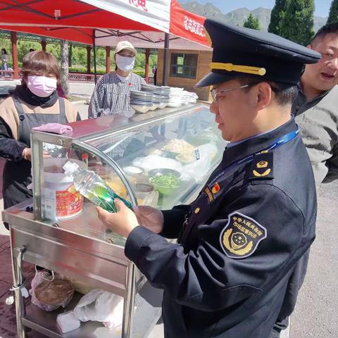 索堡分局继续对娲皇宫景区进行食品安全检查