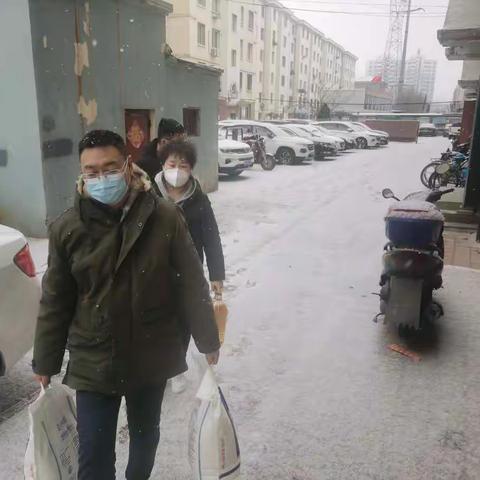 【元宝山街道双安社区】大雪纷飞寒冬日，走访慰问暖人心