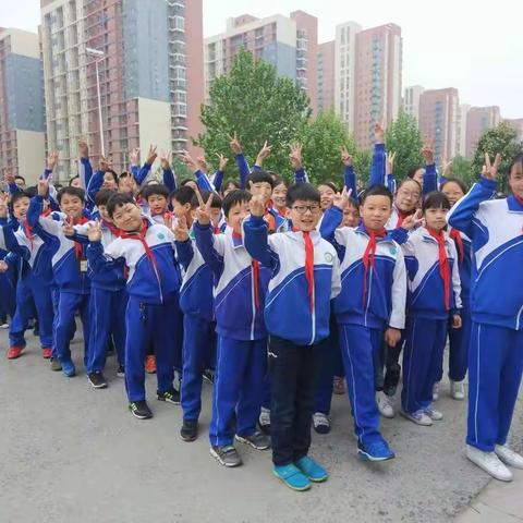 共享佳片 聆听生命的成长 ——佛小全体学生观影记