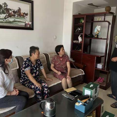 【东三教小学】国庆节前走访慰问退休干部