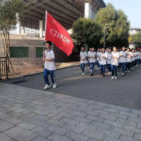 东雅C2102班军训剪影（2）