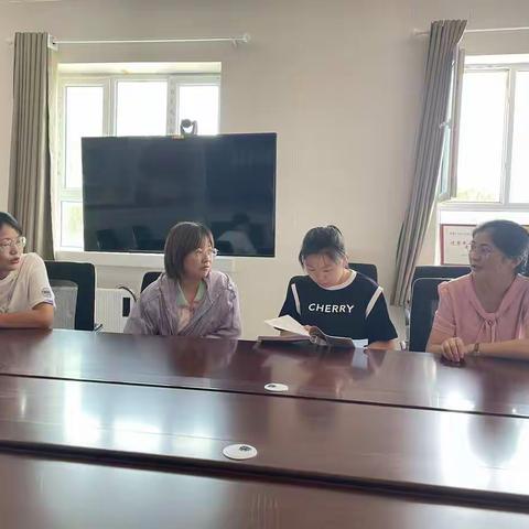 师妇联主席李路梅莅临一六七团指导工作