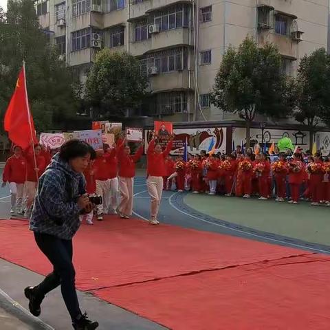 21年三完小体育节开幕式140班