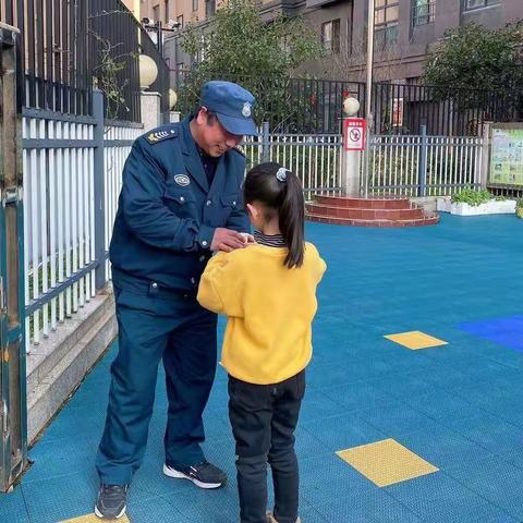 三月春风暖 小小雷锋在身边—百信丽郡幼儿园雷锋日主题活动