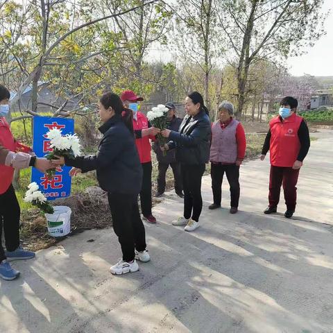 “清明节”文明祭祀.鲜花换火纸