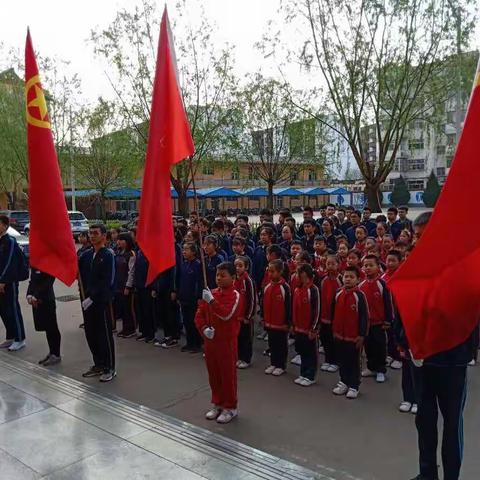 重温革命历史   接受精神洗礼