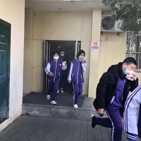 新桥路中学“加强防火管理 确保校园安全”消防安全应急演练