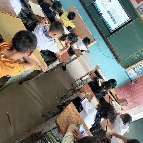 湖西小学防溺水，心理健康主题班会