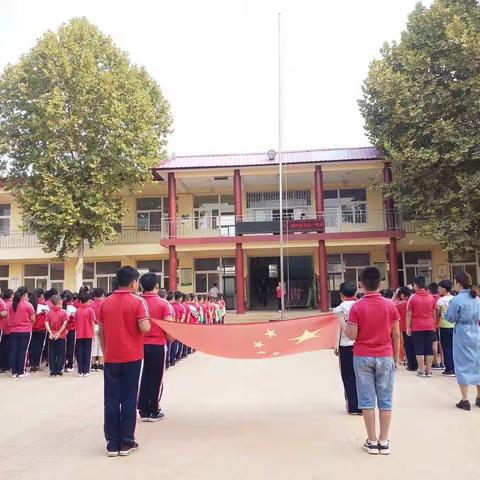 国旗飘飘，师恩绵长——石亭小学升旗仪式
