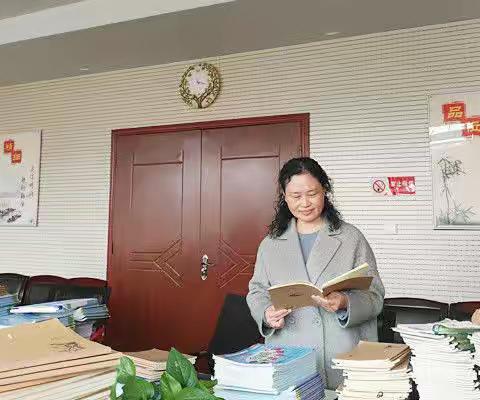 强化青年教师常规，助推青年教师成长——第五小学进行青年教师教学常规专项检查