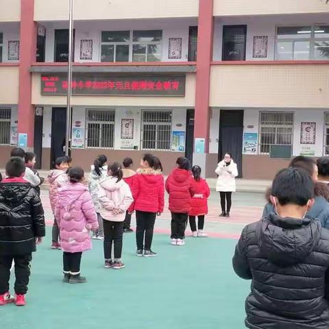 排隐患 保安全 快乐过元旦——磁钟乡中心小学开展节前安全隐患大排查