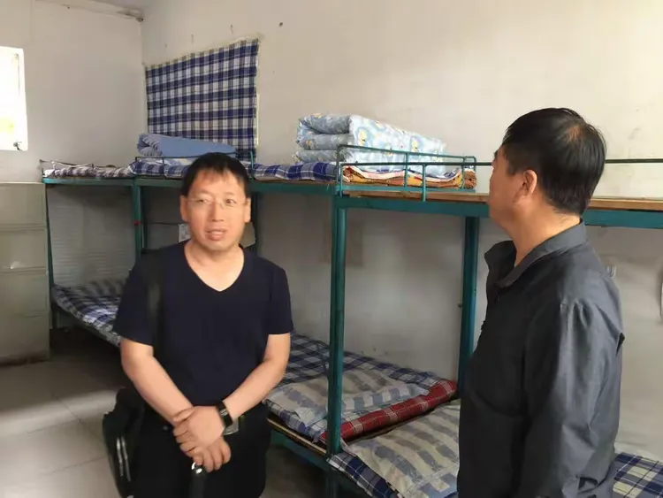 沁源二中组织部分领导教师赴英杰中学考察学习