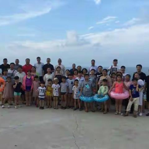 2016年8月6号郯城俱乐部帅哥美女以及家人畅游灵山岛（副本）