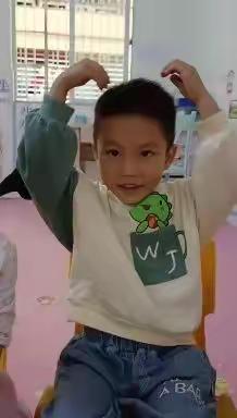 "爱的语言，温暖你我"琼山幼儿园金环分园小班第十一周成长瞬间