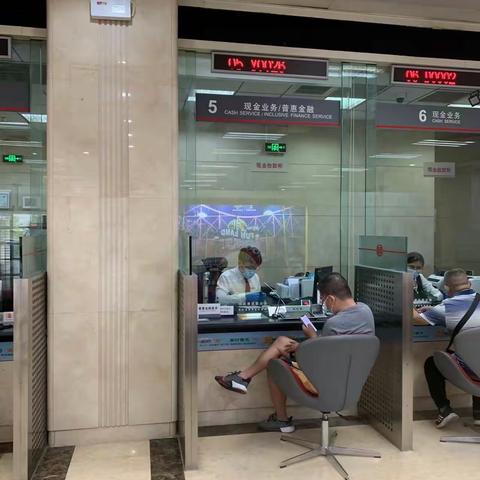 硬币兑换见真情，真诚服务暖人心