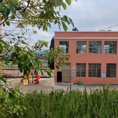 打造温馨食堂 营造幸福校园