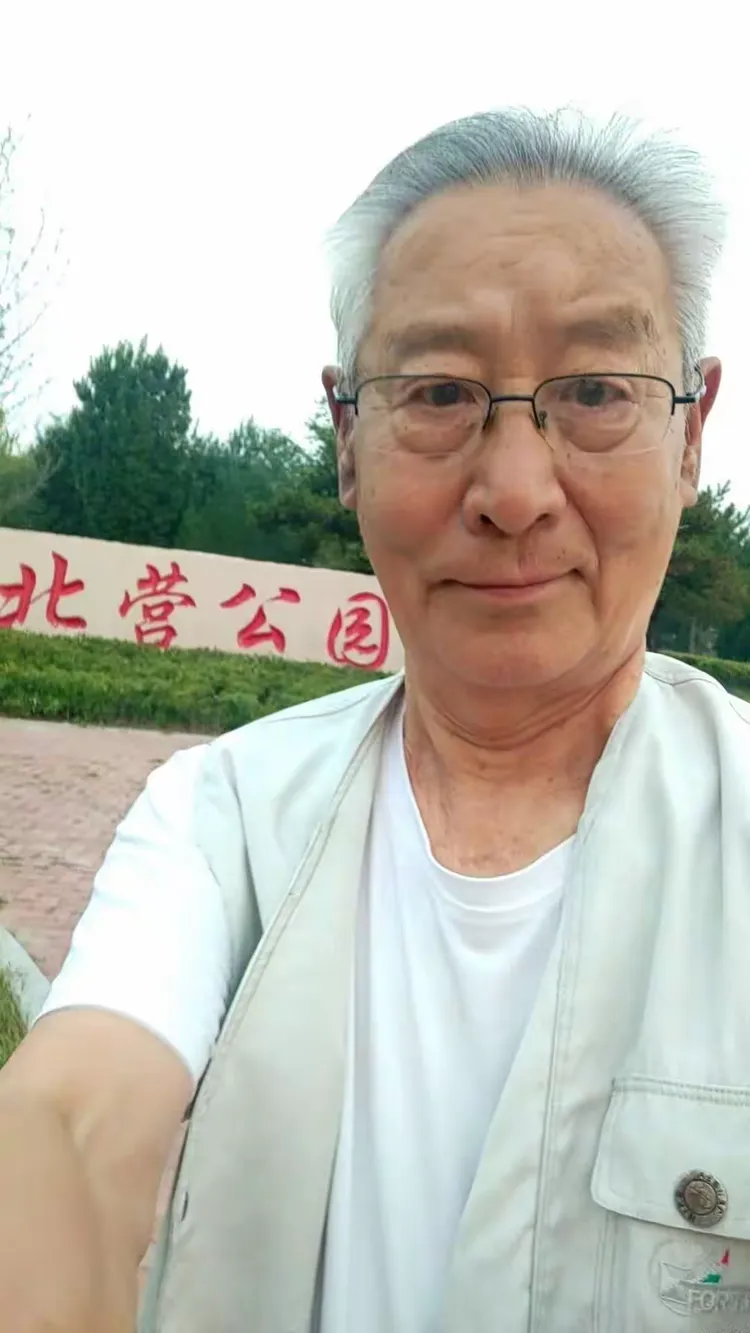 刘今老师晨练即兴拍照！