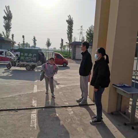 关爱学生，幸福成长—认真落实三三安全值班制度