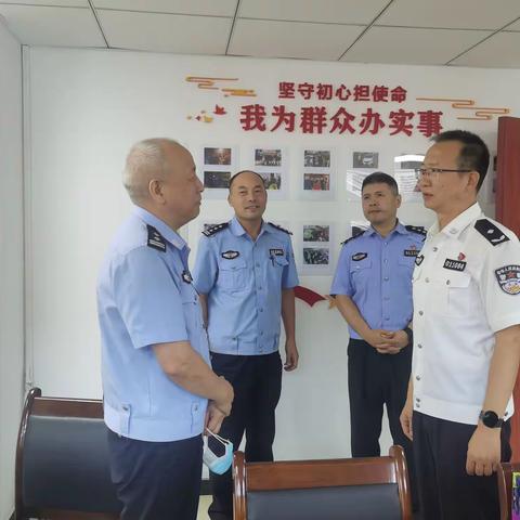 【西安公安交警高交大队】杨军建同志亲切慰问大队一线民辅警