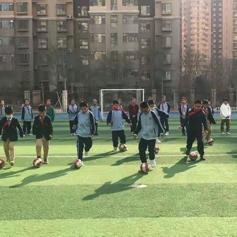 泰华实验小学四~六年级足球兴趣课
