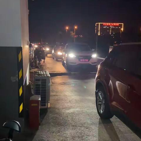 坚守岗位不松懈，国庆期间保畅通