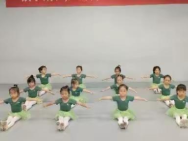 星河舞蹈花仙子班结业汇报