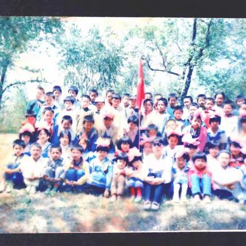 松原市宁江区临江小学毕业照（毕业于1998年六年一班）