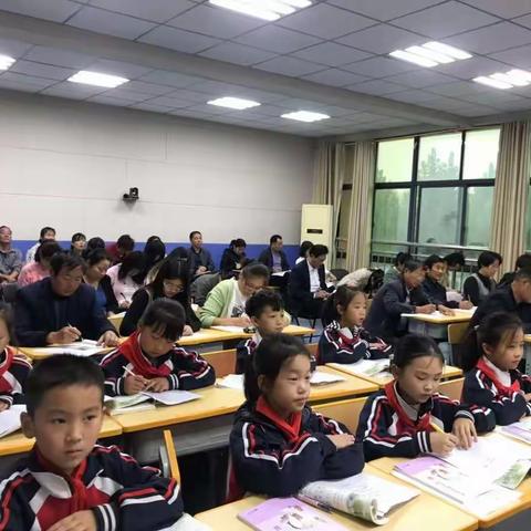 归义小学举行“青蓝工程” 师傅示范课、学科公开课系列活动